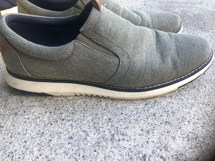 Hush puppies shoes sized 11