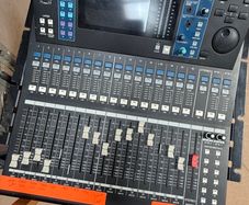 Yamaha LS9 16