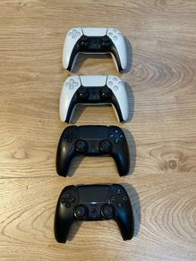 PS5 controllers