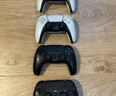 PS5 controllers