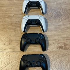 PS5 controllers