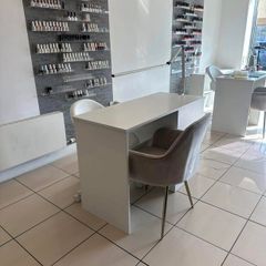 Nail chair to rent