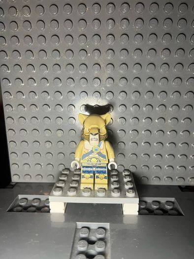 lego legends of Chima lionesses warrior