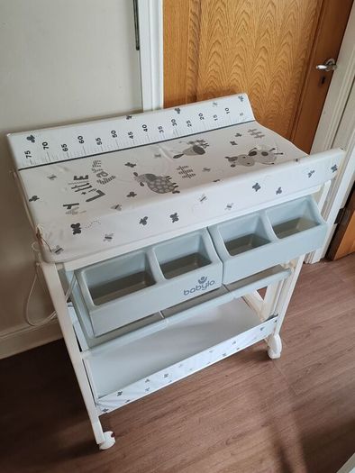 Babylo 2-in-1 Baby Changing Table & Bath