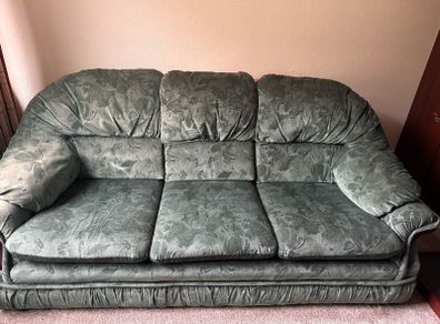3 seater sofa and 2 matching chairs
