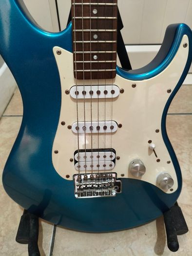 Yamaha EG012 electric guitar