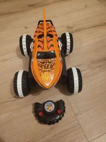 hot wheels tiger shark remote control car