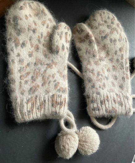 river island animal print mittens