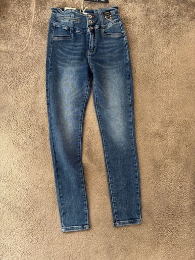 New M Sara high rise skinny jeans size 29