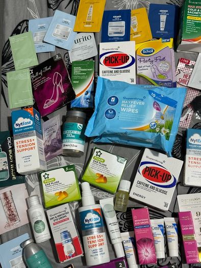 Bargain travel makeup, skin and haircare and more  bundle new