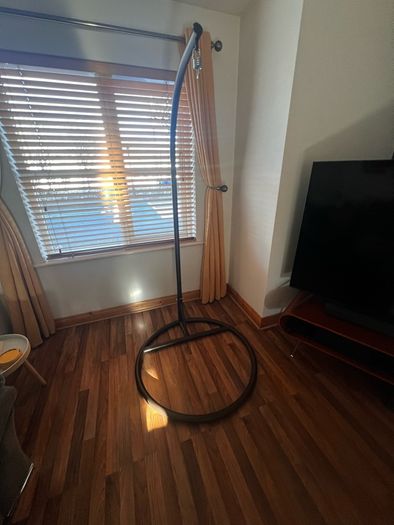 Hanging egg chair