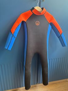 kids wetsuit