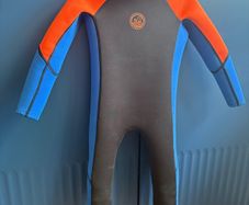kids wetsuit