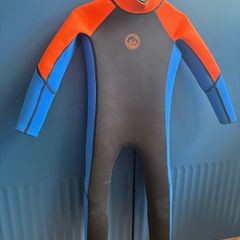 kids wetsuit