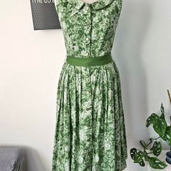 Vintage 1950s 1960s green floral cotton tea dress handmade feminine summer S 8 10