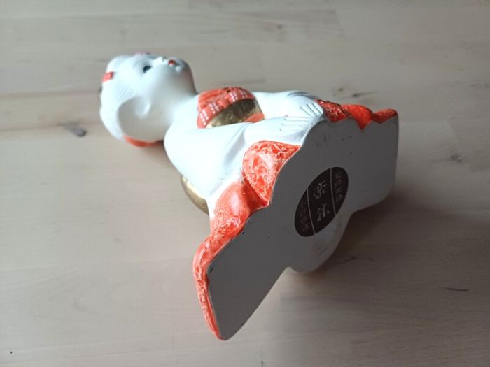 Japanese Ceramic Porcelain Geisha Doll in Traditional Kimono Ornament