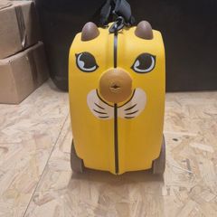 kids luggage- ride on