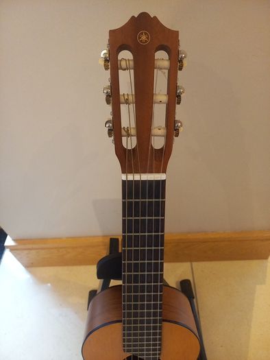 guitalela yahama gl1