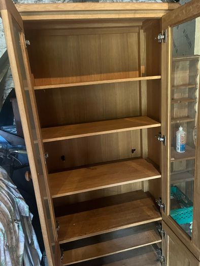Solid OAK display cabinet.OAK shelves