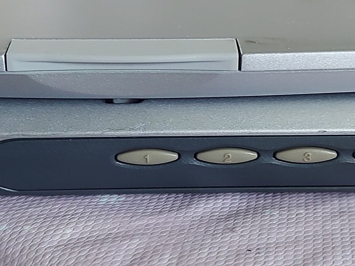 Rare Vintage Fujitsu Siemens Lifebook, E Series, FPC07048B Part number CP127259, Running Windows 2000 Professional, uses 3.5 floppy disk, 20GB HDD, amd all the connecting Ports from 30 years ago Era