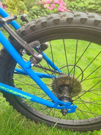 20" Bike incl matching helmet Like New