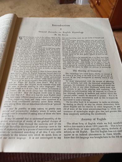 1961 Vintage The Universal English Dictionary. Heron Books.