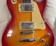 Harley Benton "LP" type  - it's the Thomann Les Paul