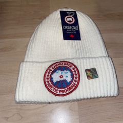 Fake Canada Goose beanie cream