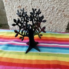 Tree hanger