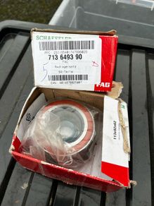 BMW E90 rear wheel bearing pair