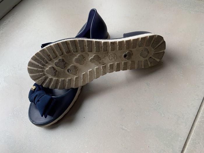 Sandals size 3
