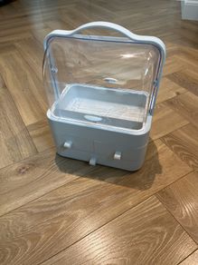 Makeup organiser