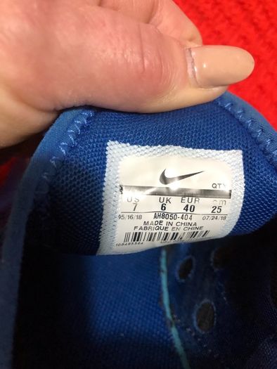 Mens Nike trainers size 6 reduced