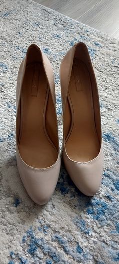 Aldo nude high heels, very good condition