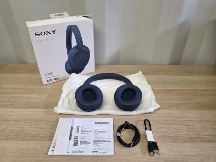 Sony WH-CH720N Noise Cancelling Wireless Bluetooth Headphones