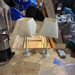 Cream table lamp