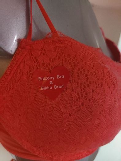 BNWT coral balcony bra & bikini brief  size M  cup UK36 D EU80D Postage included