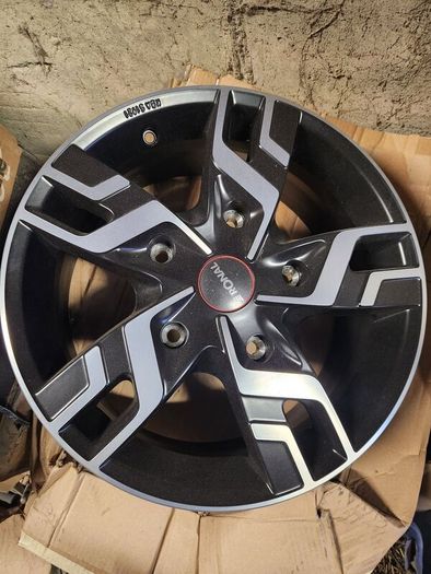 Ford Custom alloys