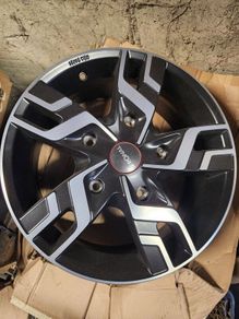 Ford Custom alloys