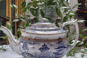 An antique Ridgway tea pot