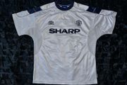 MANCHESTER UNITED away jersey shirt AND shorts Umbro 1999 2000 season. TREBLE WINNERS highly sought after SHARP sponsor edition