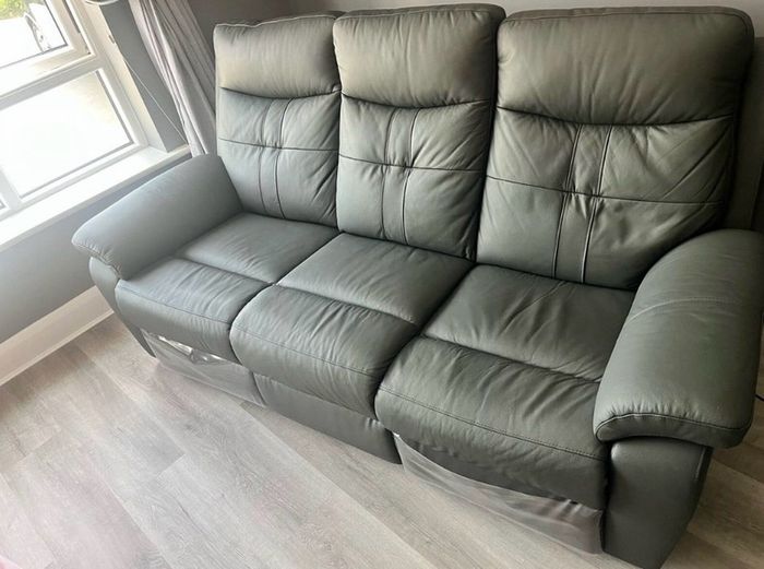 Quick sale Sorena Leather Electric Suite