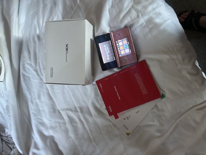 Nintendo 3DS boxed coral pink