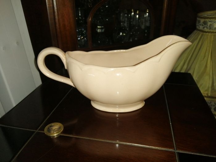 porcelain gravy jug