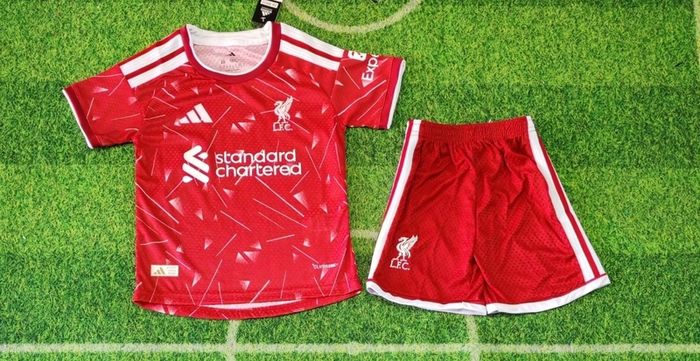 Liverpool home kit sizes season 26/27 Kids