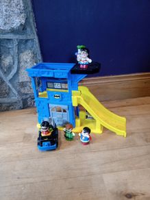 Fisher Price Little People DC Batcave Figures and Talking Batmobile 2008