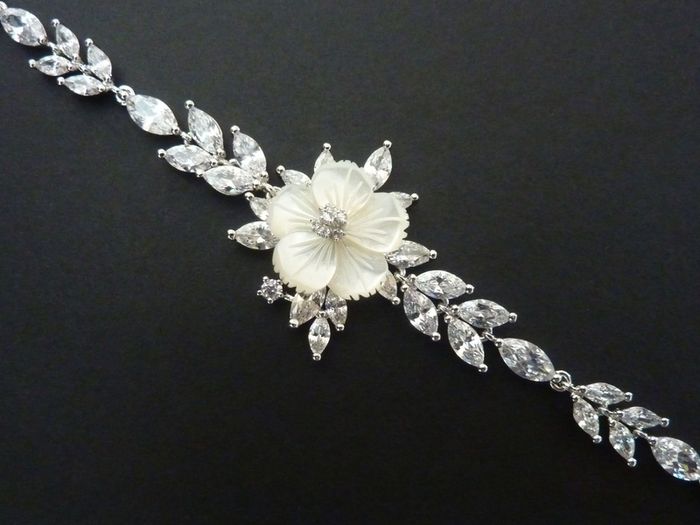 Vintage Style Wedding Bridal Lucite Flower Silver Bracelet
