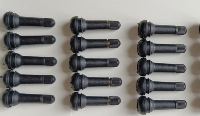 TR414 Tyre Valve.... 15 valves 30 euro