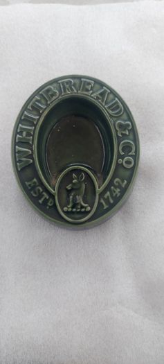 whitbread & co ashtray, good condition, no chips or cracks ,see pictures for condition,,sold as is ,price includes post to anywhere in Ireland,,or if buyer collects cheaper,,