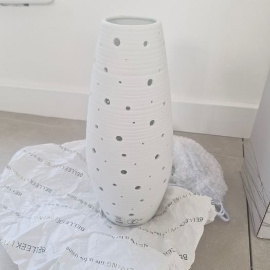 Belleek Living Lamp